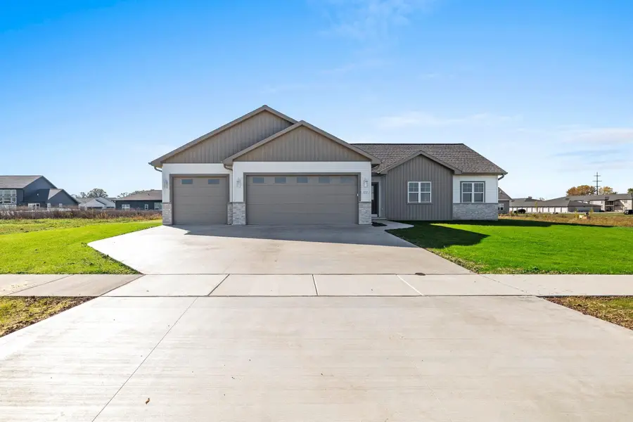 373 Brookline Avenue, De Pere, WI 54115 - #3