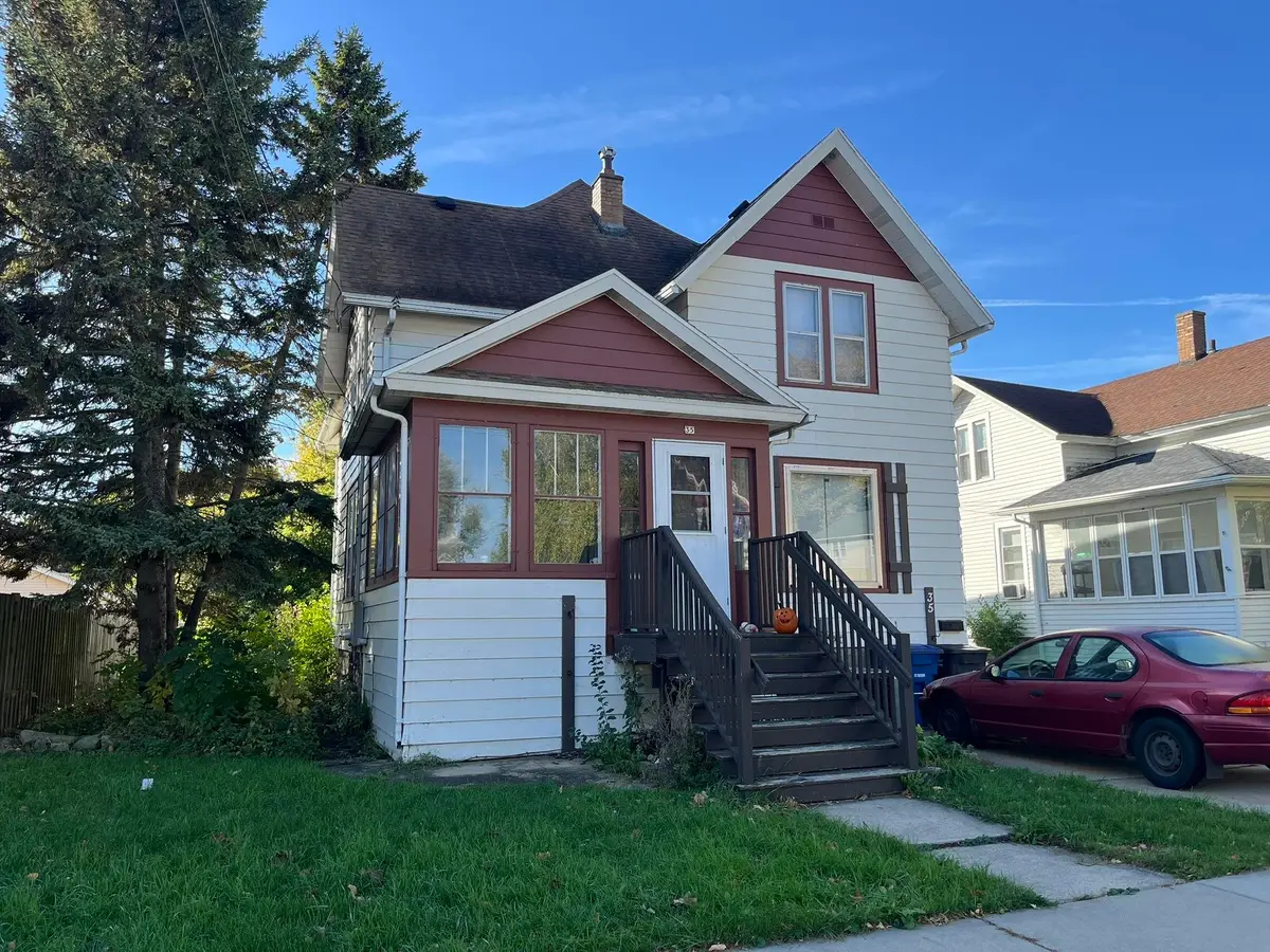 35 W 14th Avenue, Oshkosh, WI 54902 - #1