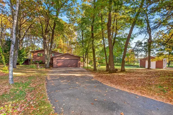 W10003 View Ridge Lane, NEW LONDON, WI 54961