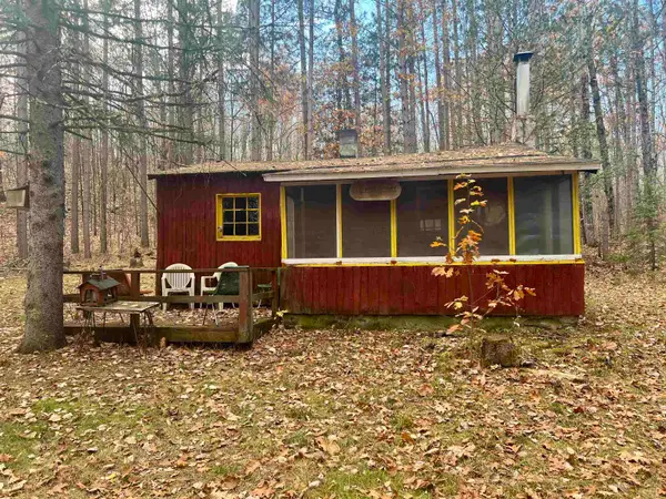 N17069 Spangenberg Road, PEMBINE, WI 54156