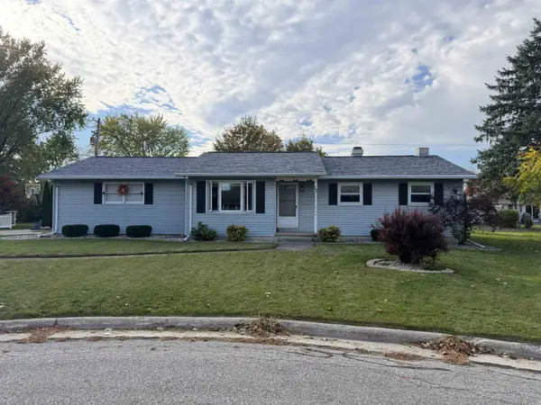 12 Fern Court, LITTLE CHUTE, WI 54140-1112
