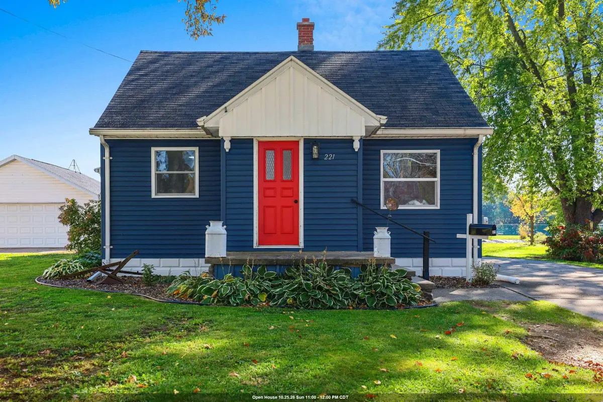 221 Darboy Road, Combined Locks, WI 54113 - #1