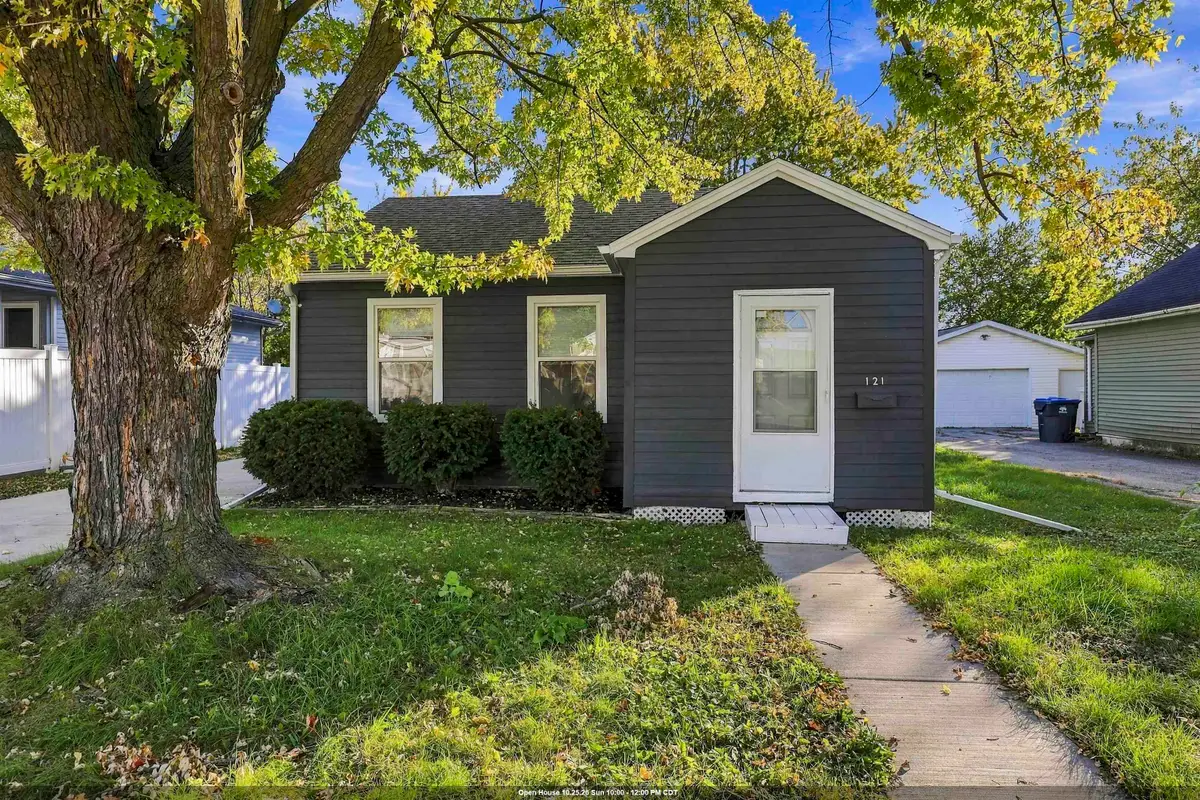 121 Plummer Avenue, Neenah, WI 54956-2221 - #1
