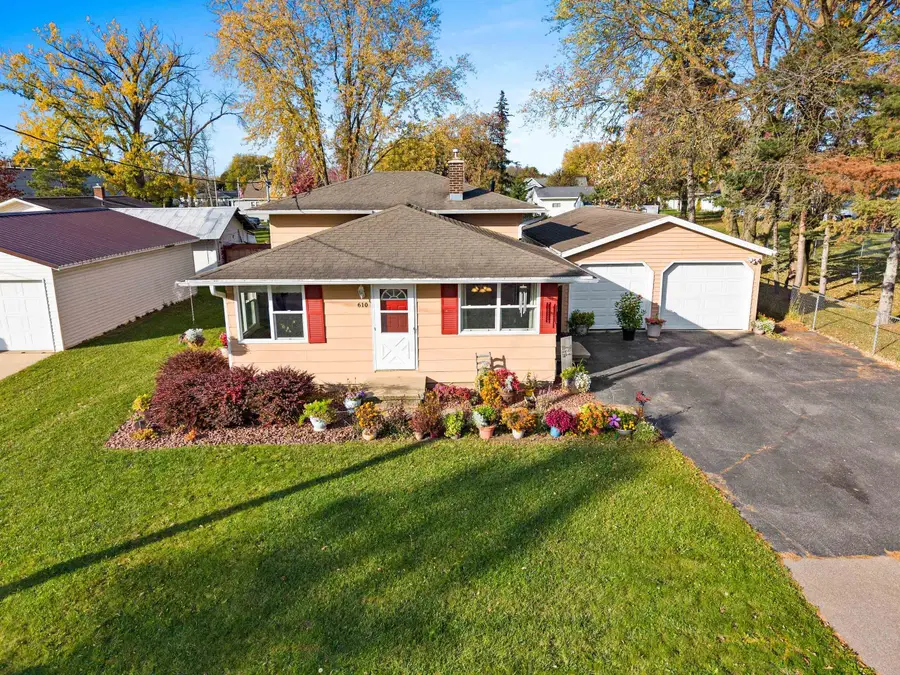 610 2nd Street, Pulaski, WI 54162-9220 - #3
