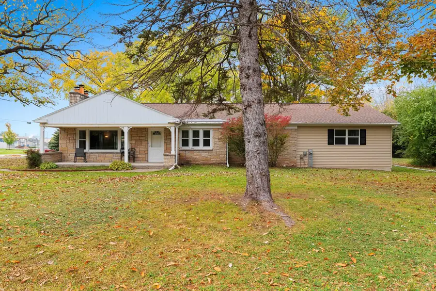 1636 Lost Dauphin Road, De Pere, WI 54115-1920 - #2
