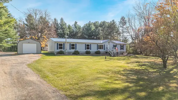 N10714 School Road, CLINTONVILLE, WI 54929