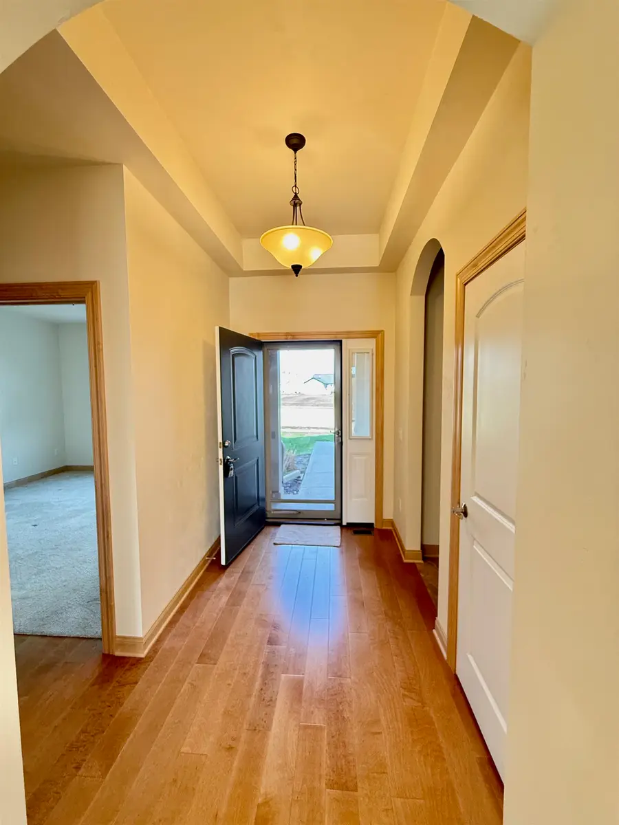 2475 E Glenhurst Lane, Appleton, WI 54913 - #2