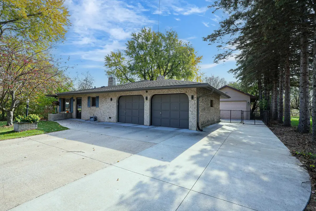 31 Pleasantview Court, Appleton, WI 54914-1530 - #1