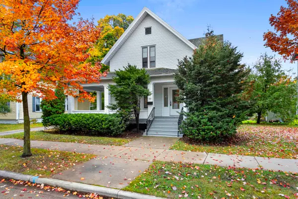 601 5th Avenue, MENOMINEE, MI 49858