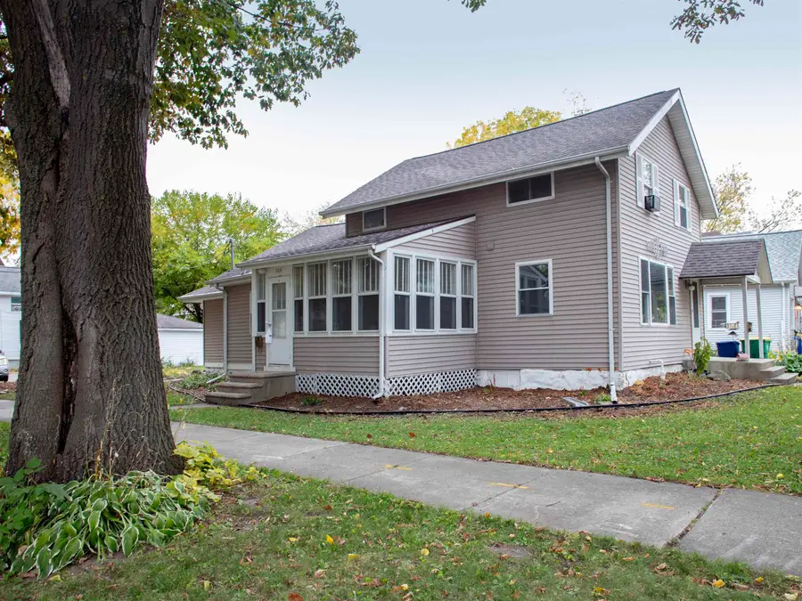 504 Elmore Street, Green Bay, WI 54303 - #3