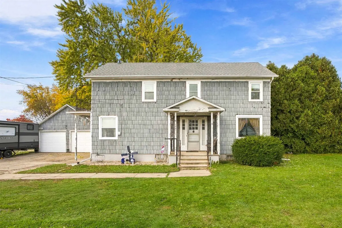 109 N 8th Street, Hilbert, WI 54129 - #1