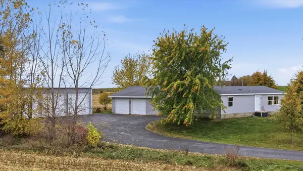 1626 Old Wooden Bridge Road, MANITOWOC, WI 54220-9758