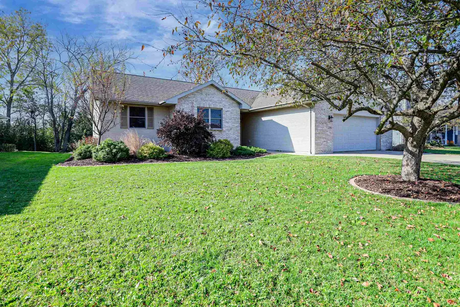 2194 Deer Prairie Drive, Neenah, WI 54956 - #3