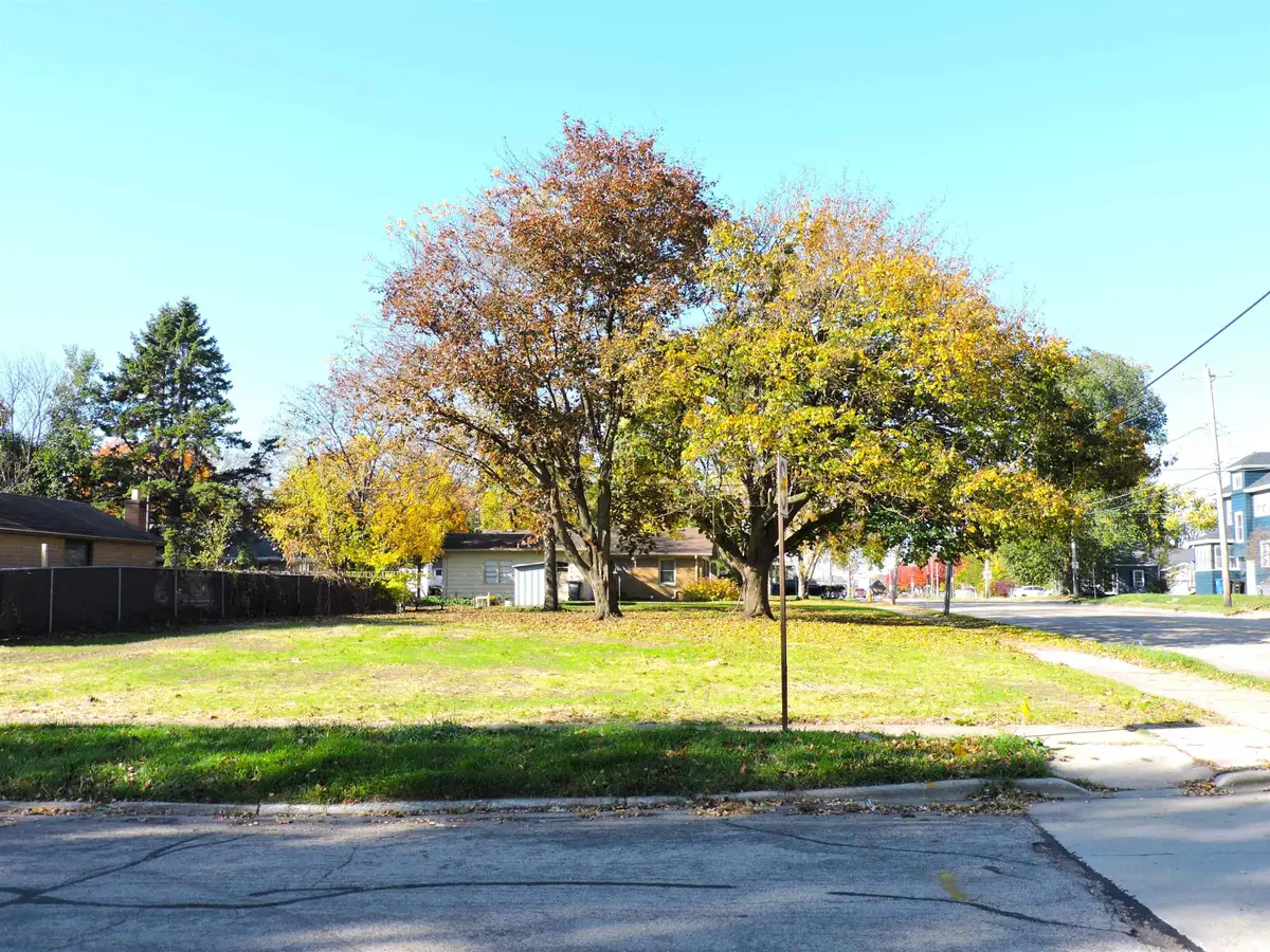 1739 Mt Vernon Street, Oshkosh, WI 54901 - #1