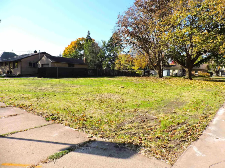 1739 Mt Vernon Street, Oshkosh, WI 54901 - #2