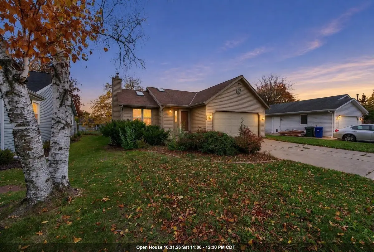 806 Flambeau Place, De Pere, WI 54115 - #1