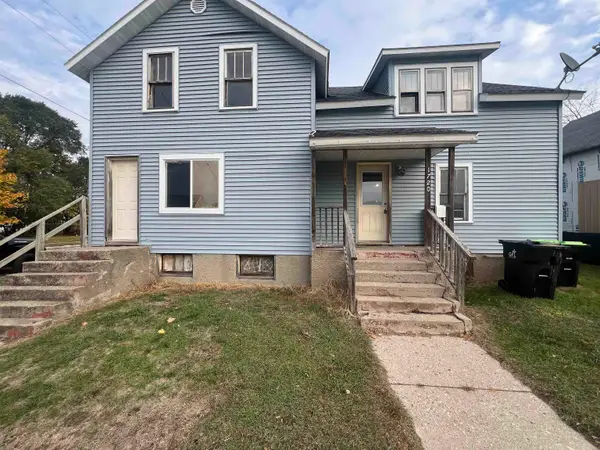 1720 12th Avenue, MENOMINEE, MI 49858