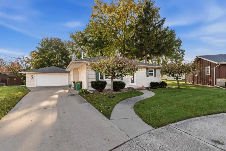 196 Prairie Court, Fond Du Lac, WI 54935-4535 - #2