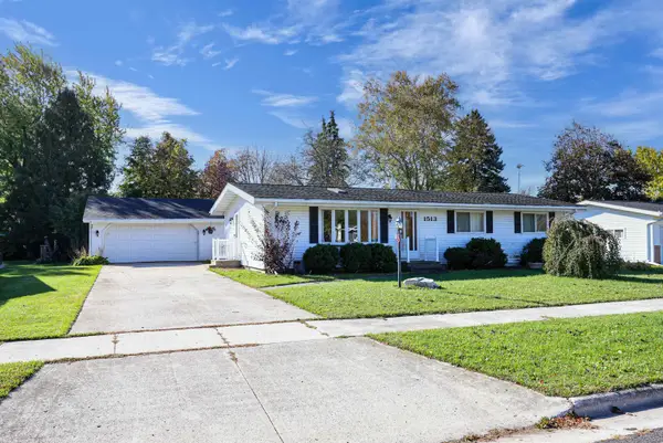 1513 Sunset Lane, NEW HOLSTEIN, WI 53061-1644