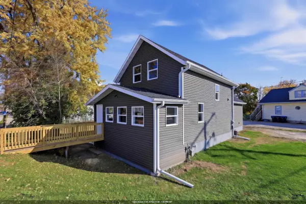 324 W Winneconne Avenue, NEENAH, WI 54956