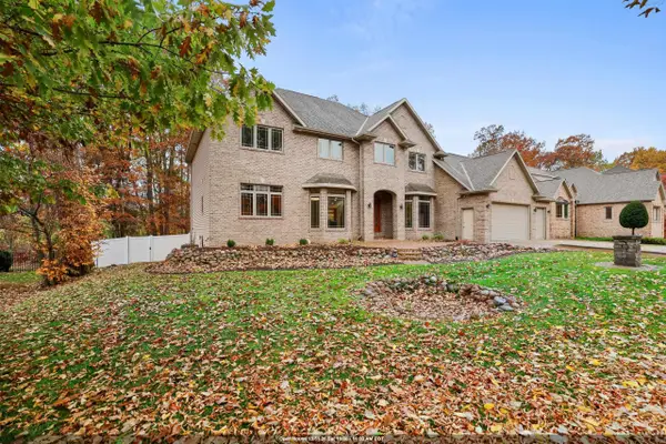 2883 Shelter Creek Court, GREEN BAY, WI 54313