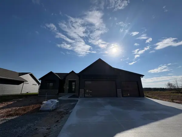 2994 Creekwood Drive, GREEN BAY, WI 54311