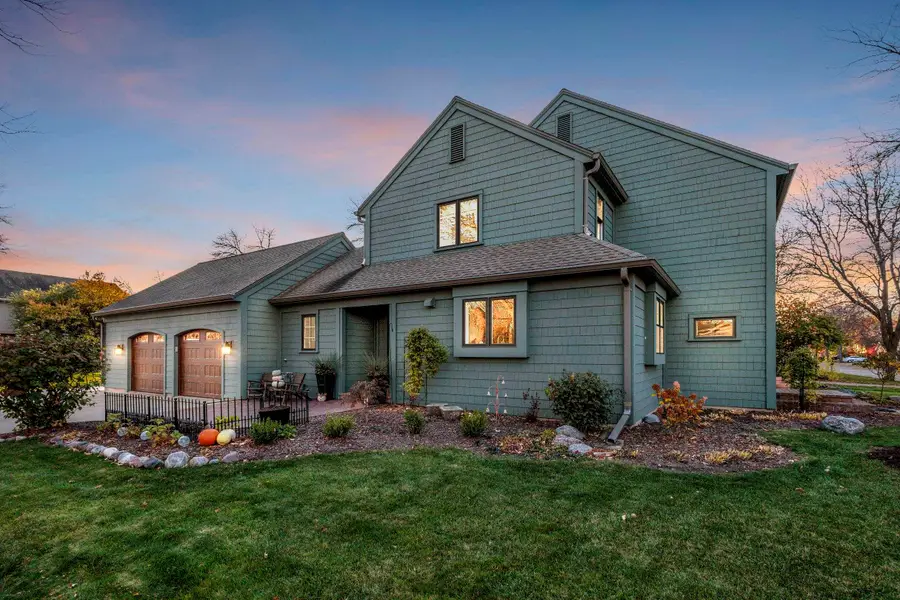1025 E Woodcrest Drive, Appleton, WI 54915 - #3