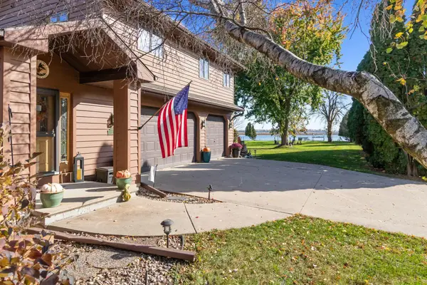 2777 Edgewood Lane, OSHKOSH, WI 54904