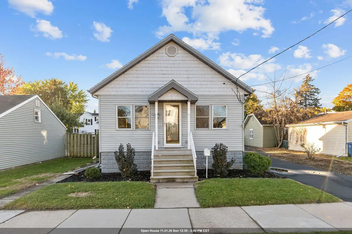 317 Sterling Avenue, Oshkosh, WI 54901-4545 - #1