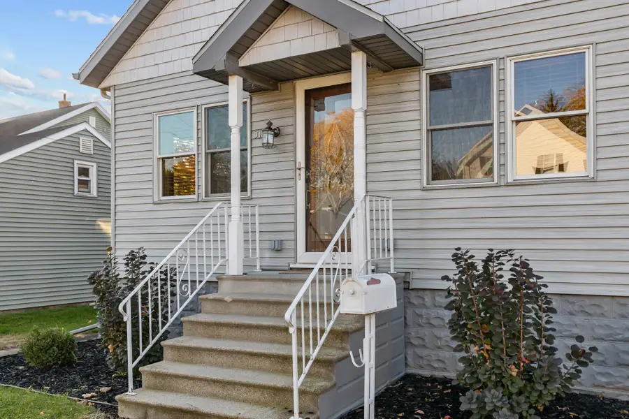 317 Sterling Avenue, Oshkosh, WI 54901-4545 - #3