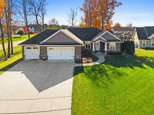 2142 Palmer Court, GREEN BAY, WI 54311-4402