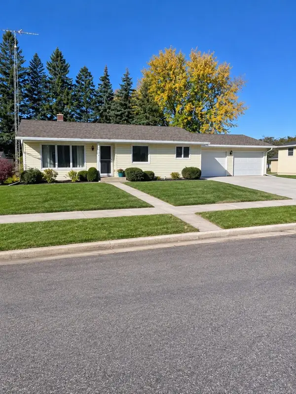 1715 Jackson Street, NEW HOLSTEIN, WI 53061