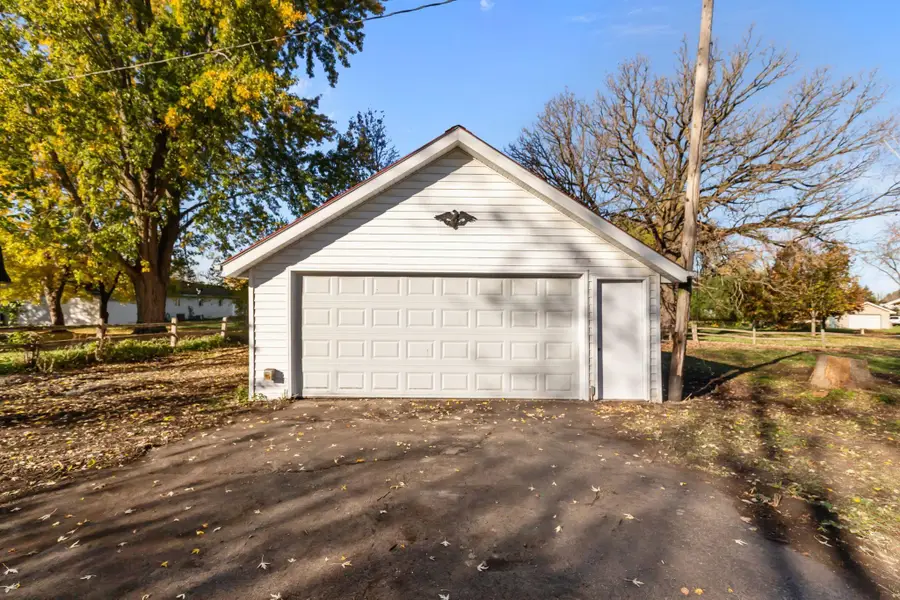 594 W Larrabee Street, Omro, WI 54963 - #2