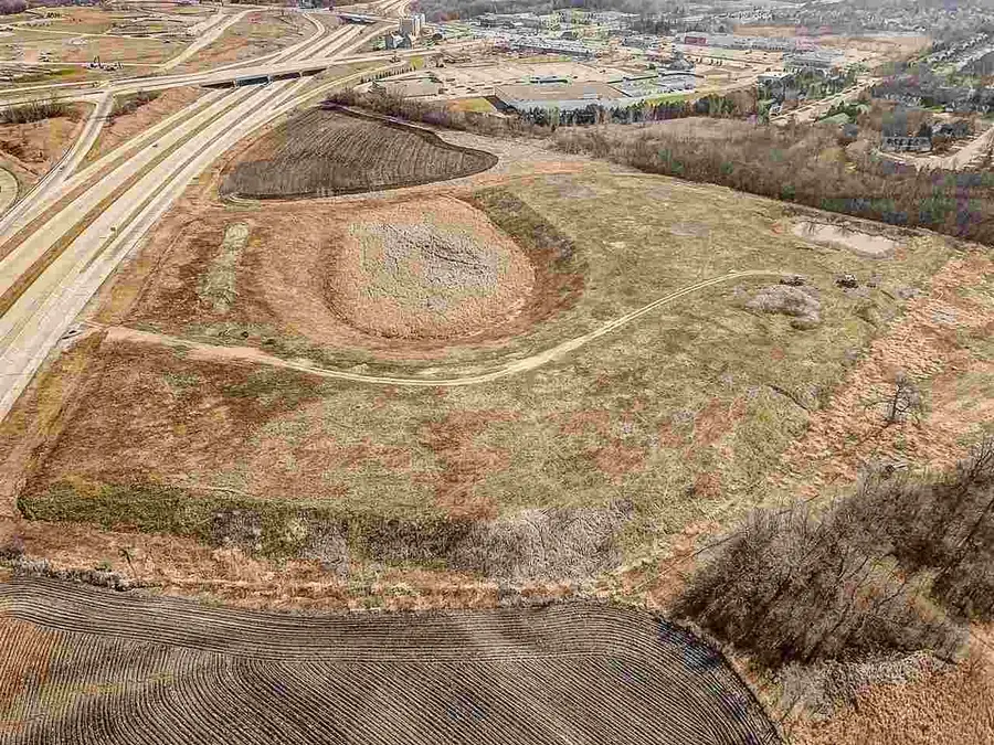 8301 W Loomis Road, Franklin, WI 53132 - Image #2