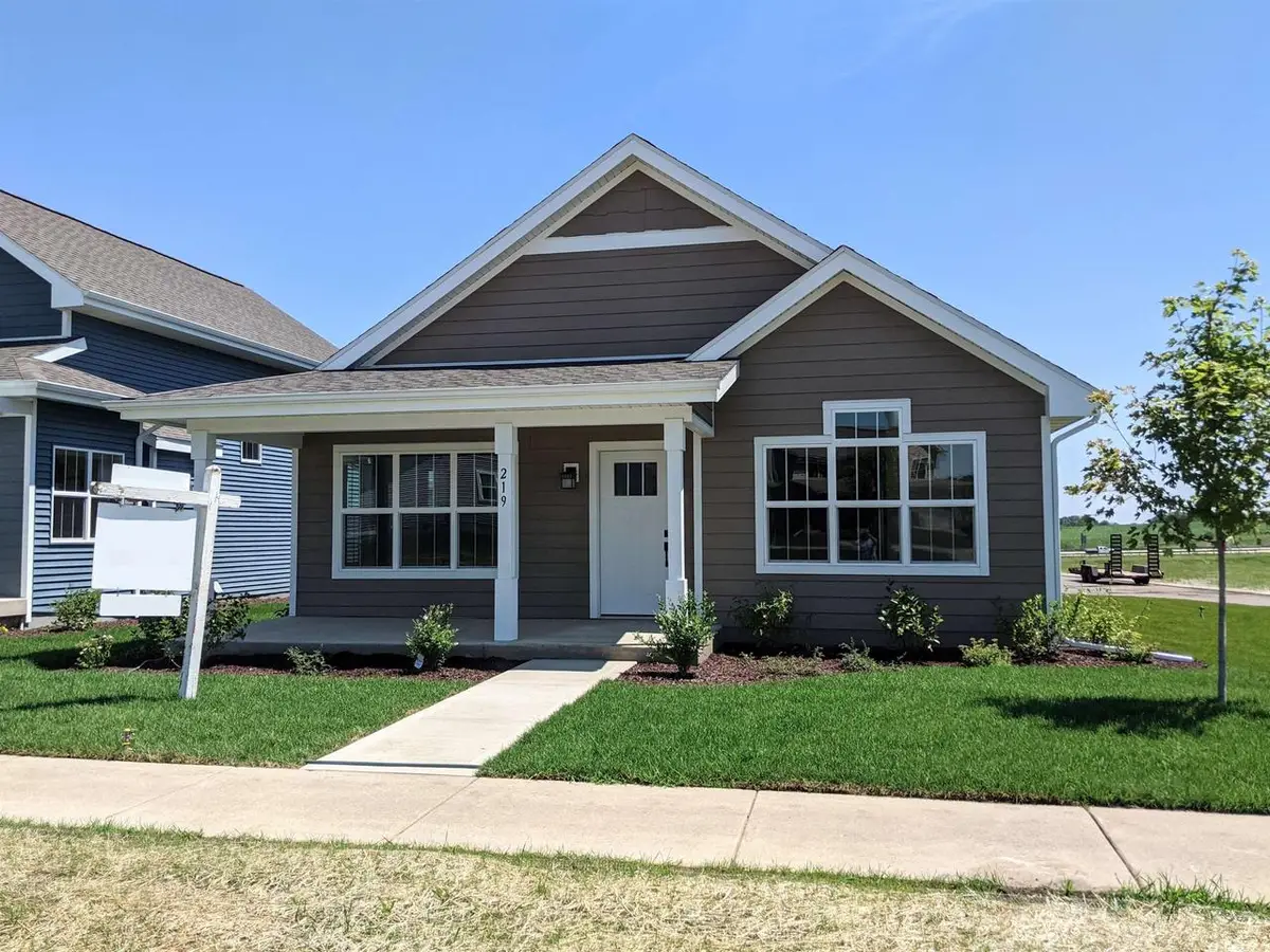 219 Lillehammer Ln, Mount Horeb, WI 53572 - Image #1