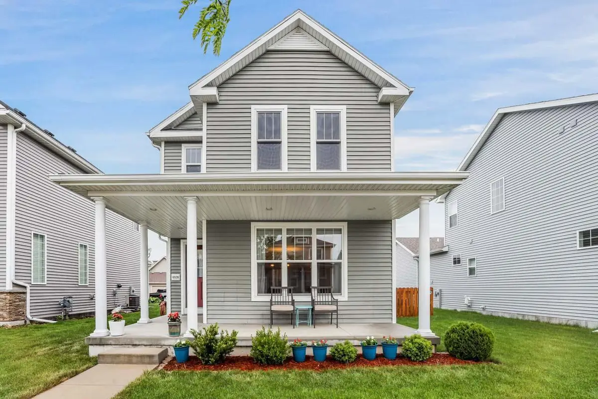 6928 Reston Heights Dr, Racine, WI 53718 - #1