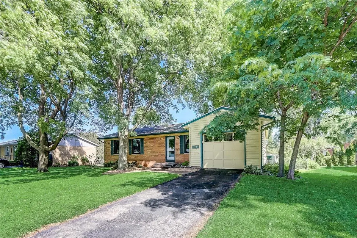 4702 Ferris Ave, Jackson, WI 53716 - #1