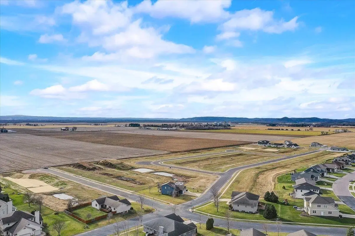 217 Falcon Court, Sauk City, WI 53583 - Image #1