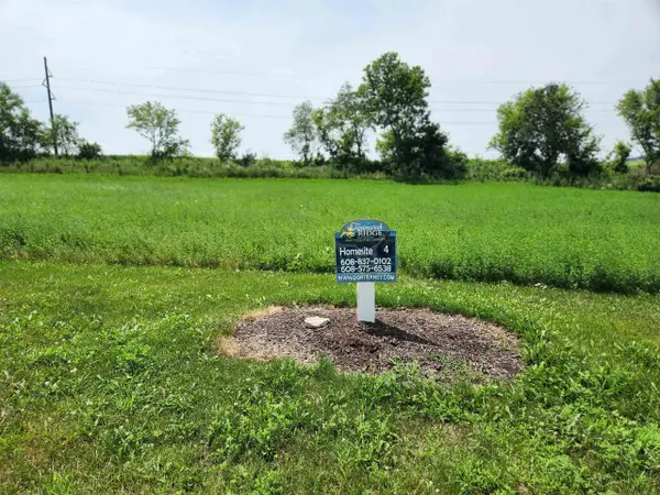 816 Valley Road, Dane, WI 53529