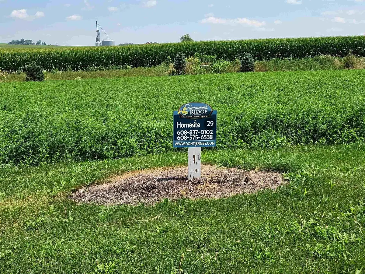 823 Capitol Drive, Dane, WI 53529 - Image #1