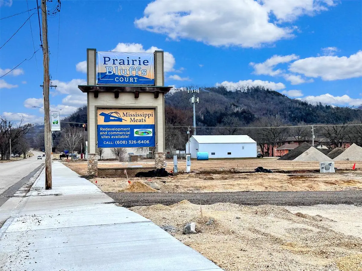 700 E Blackhawk Avenue, Prairie Du Chien, WI 53821 - Image #1