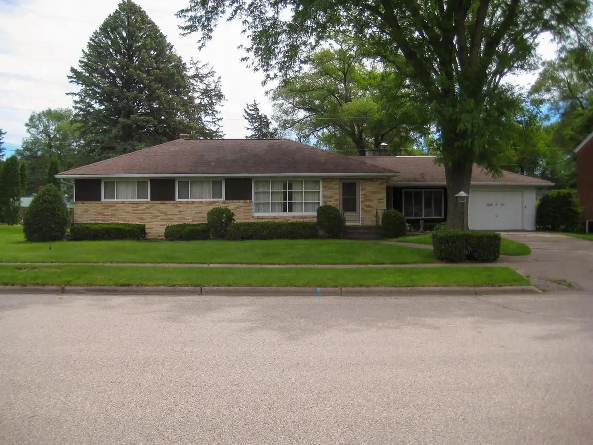 806 S Wacouta Avenue, Prairie Du Chien, WI 53821 - Image #1