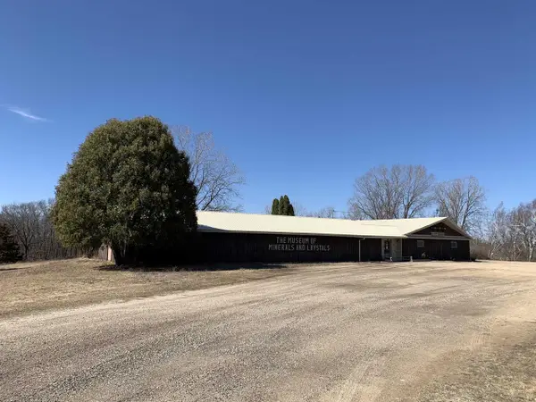4228 Highway 23, Dodgeville, WI 53533