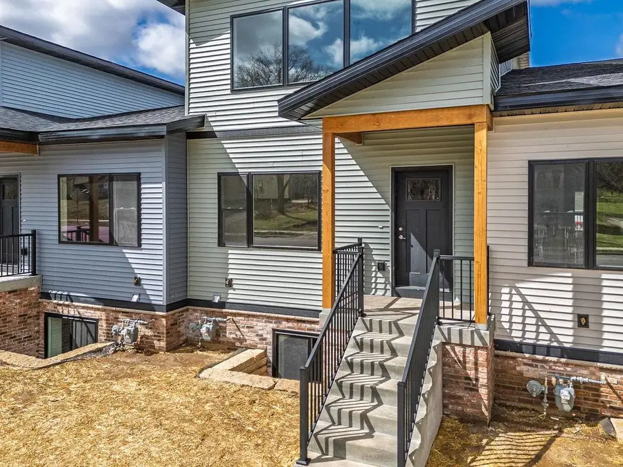 226 S Dewey Avenue, Reedsburg, WI 53959 - Image #2