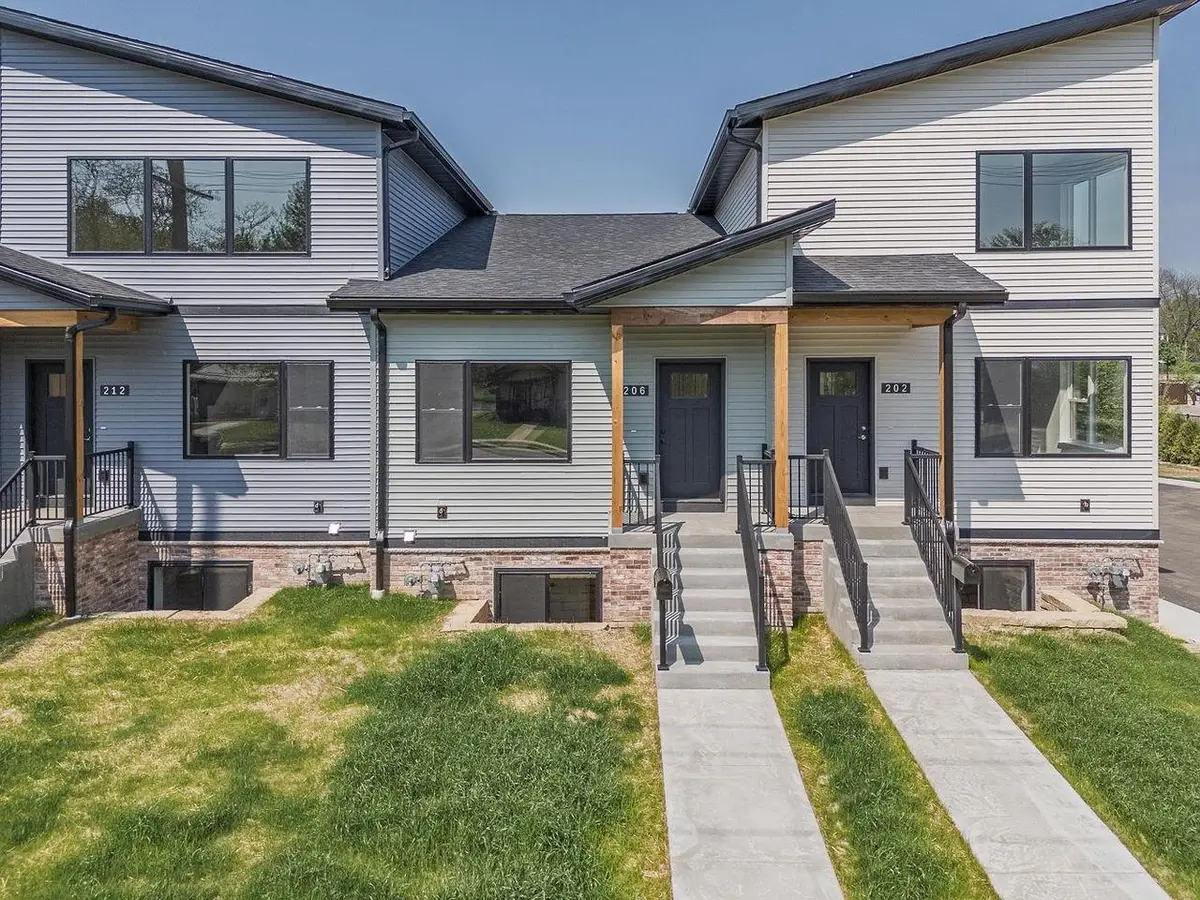 206 S Dewey Avenue, Reedsburg, WI 53959 - Image #1