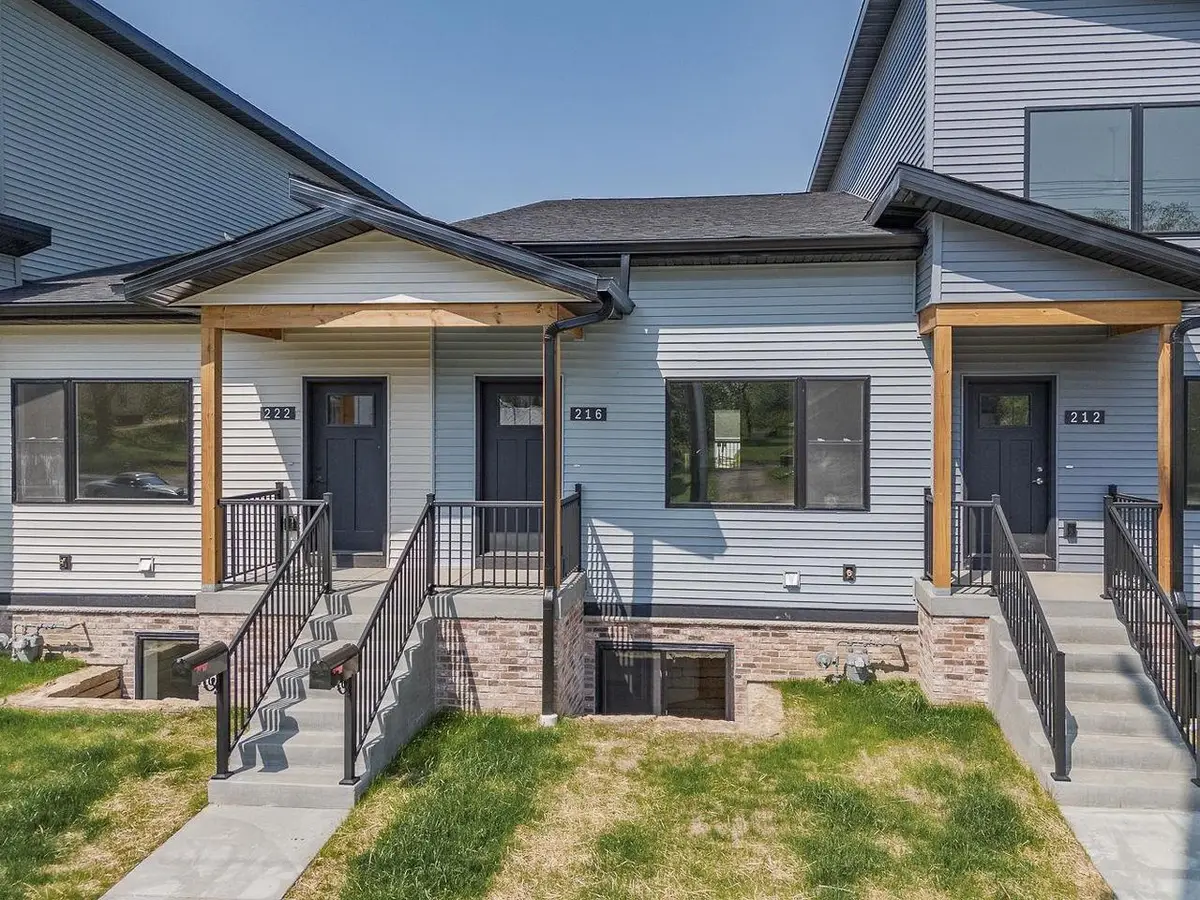 216 S Dewey Avenue, Reedsburg, WI 53959 - Image #1