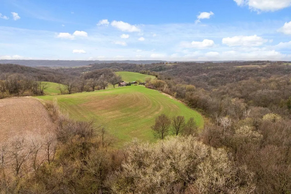 36480 Bouska Road, Prairie Du Chien, WI 53821 - Image #1