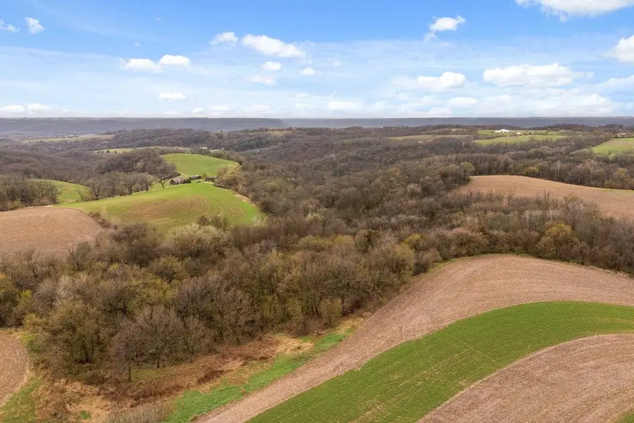 36480 Bouska Road, Prairie Du Chien, WI 53821 - Image #3