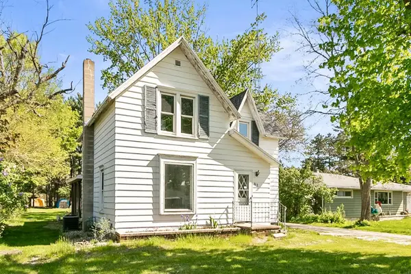 412 W Chestnut Street, Pardeeville, WI 53954