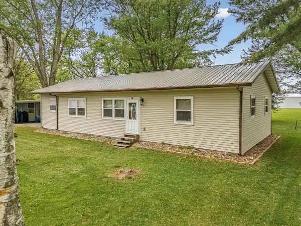 E12742 Weigands Bay N, Merrimac, WI 53561